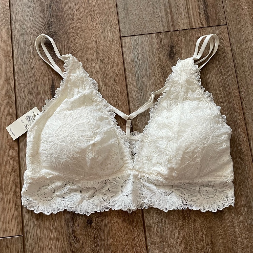 NWT White Lacey Plunge Padded Bralette Size M Adjustable Straps